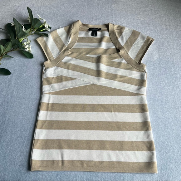 Women’s Sz M Cream Beige Striped Surplice Neckline Extended Sleeve - Picture 1 of 7